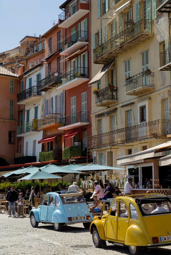 car tour with 2 2CV vintage french car villefranche sur mer côte d'azur